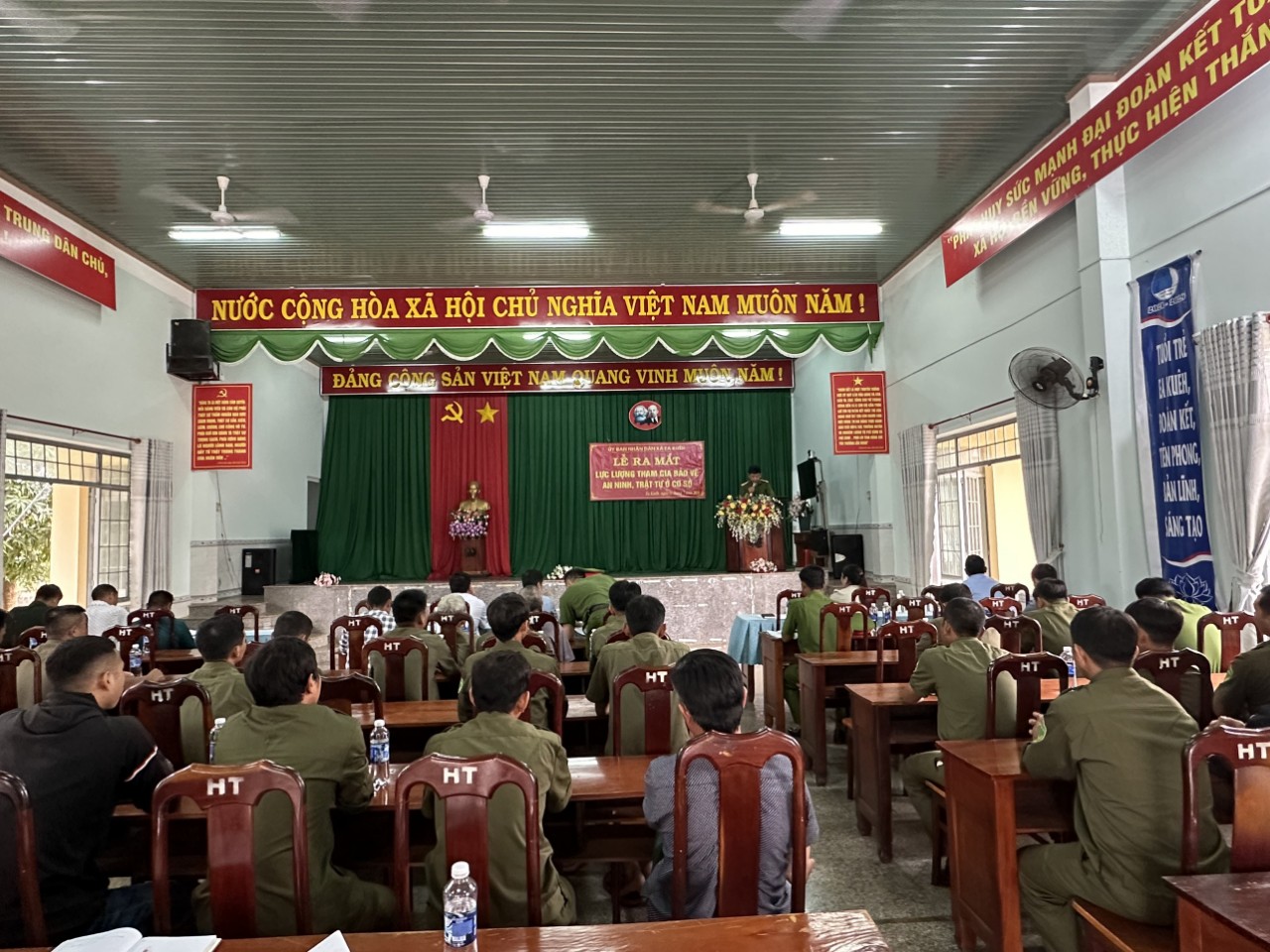 lễ ra mắt